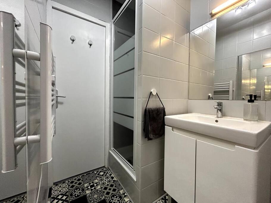 Logement Neuf - Proximite Centre บัวร์ ภายนอก รูปภาพ